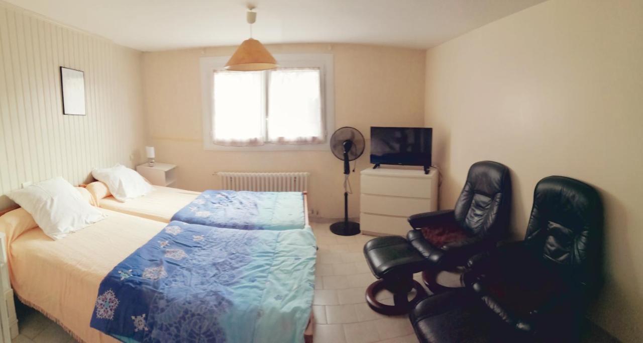 Résidence Les Plus Près Jonzac Extérieur photo