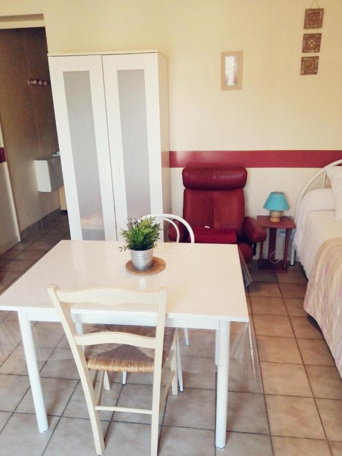 Résidence Les Plus Près Jonzac Extérieur photo