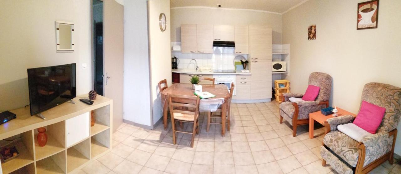 Résidence Les Plus Près Jonzac Extérieur photo